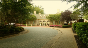 Colonial-styled architecture accents Marriott's Manor Club at Ford's Colony in Williamsburg, VA. (credit Leonard Kinsey)