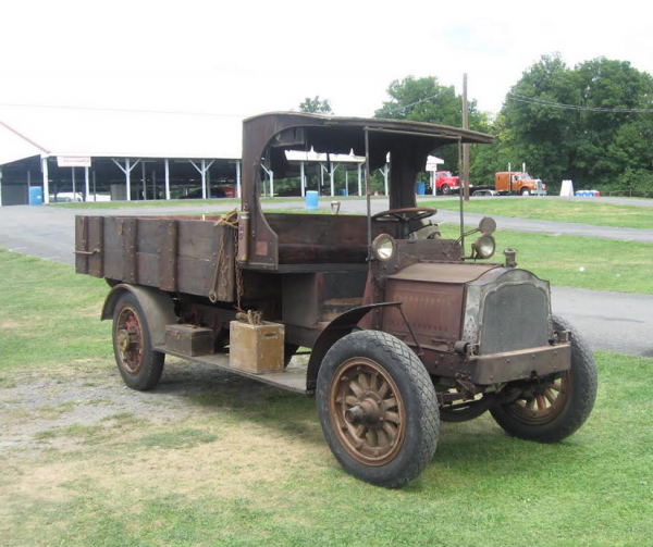 The 1919 Packard truck conform to the AACA Class designated as HPOF (Historic Preservation Original Features). (courtesy Dave Lockard)