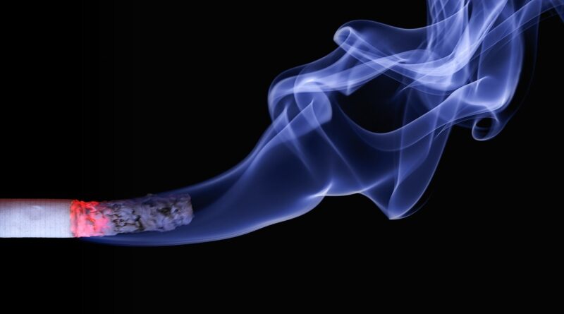 smoking: Image by Ralf Kunze from Pixabay