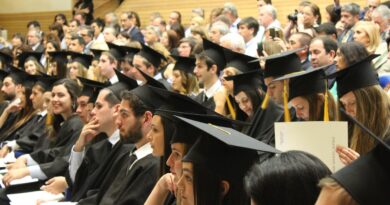 community college Image by Marcela from Pixabaystudents: