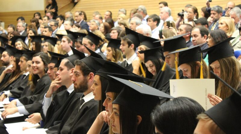 community college Image by Marcela from Pixabaystudents: