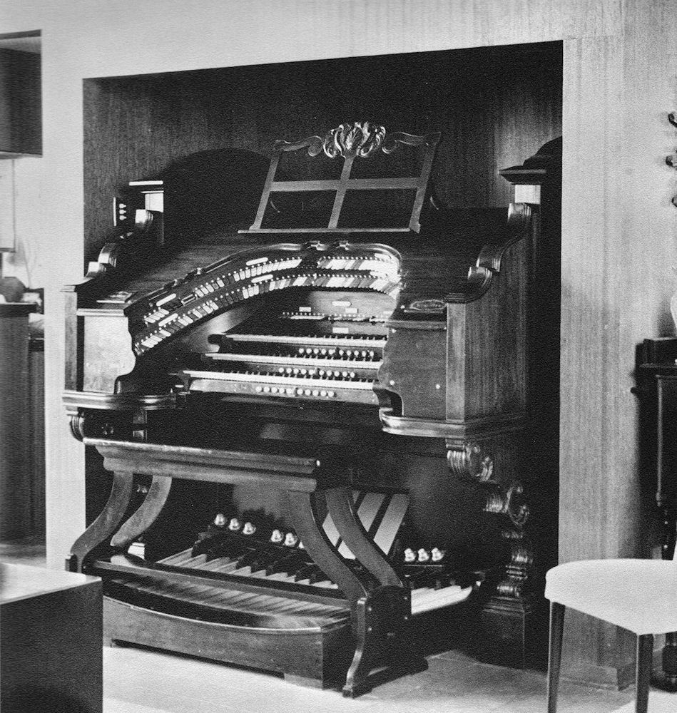 Joseph Kearns' Wurlitzer organ began its working life in 1929 at Warner Brothers Studio.