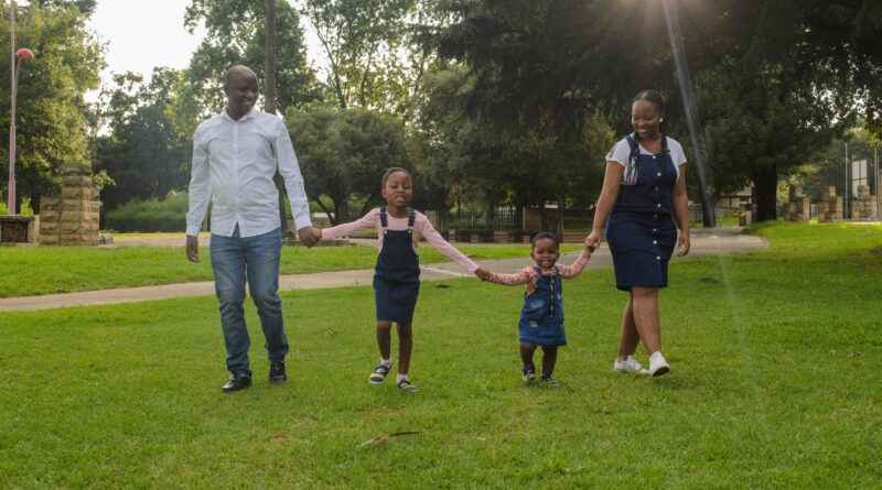 family: Image by Steward Masweneng from Pixabay