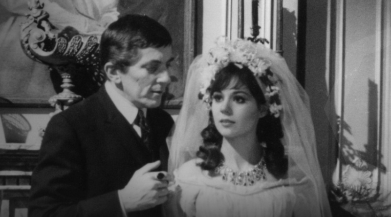 Jonathan Frid and Kathryn Leigh Scott in a screenshot from the ABC soap opera Dark Shadows.