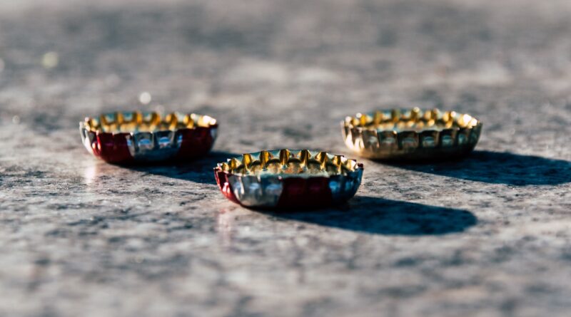 bottle caps, water bottle: Image by wal_172619 from Pixabay