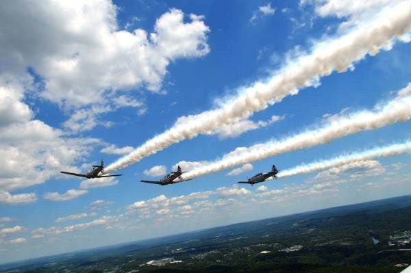 The GEICO Skytypers over Reading, Pennsylvania. (Anthony C. Hayes)