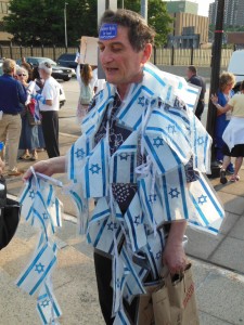 Pro-Israel protester Ilya Elashvili.  (Anthony C. Hayes) 