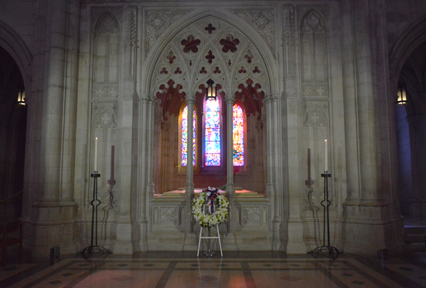 WWI wreath at tomb of Woodrow Wilson. Armistice Day Nov. 11, 2018 at Washington National Cathedral. (Anthony C. Hayes.