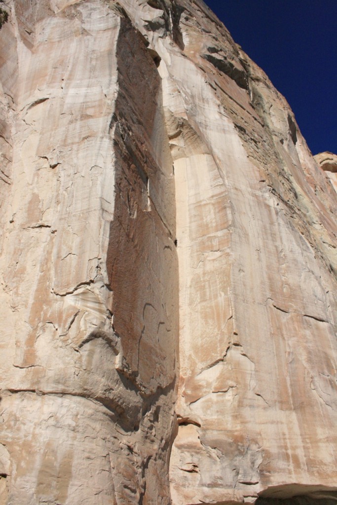 El Morro: Breathtaking landscape makes for an enjoyable ride through the valley.